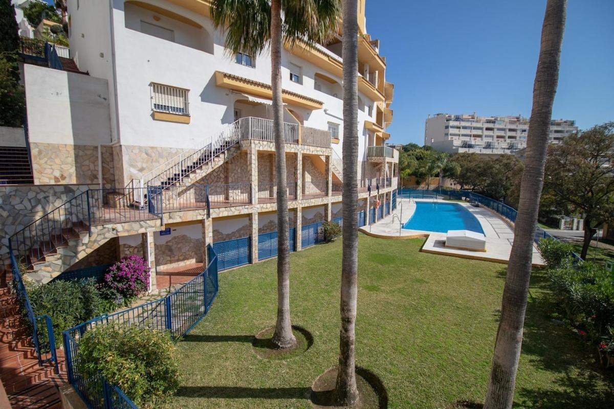 C43 - Family House With Terrace And Shared Pool Villa Benalmádena Exteriör bild