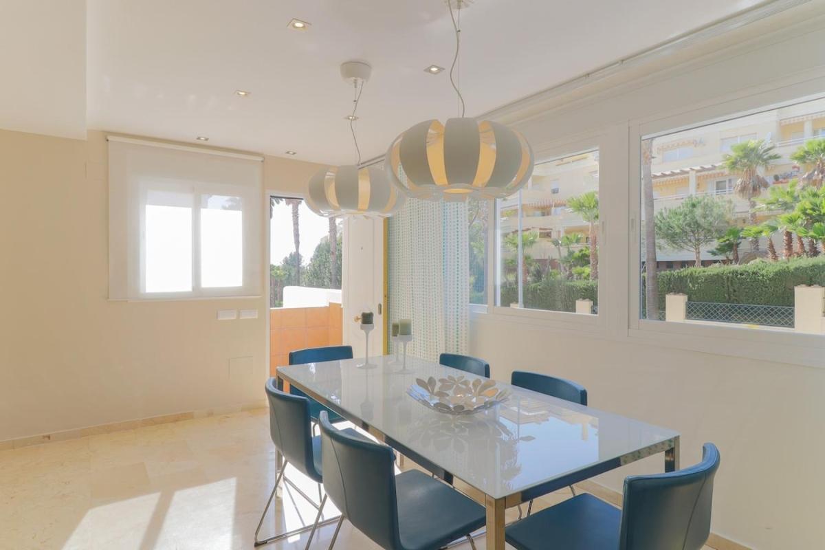 C43 - Family House With Terrace And Shared Pool Villa Benalmádena Exteriör bild