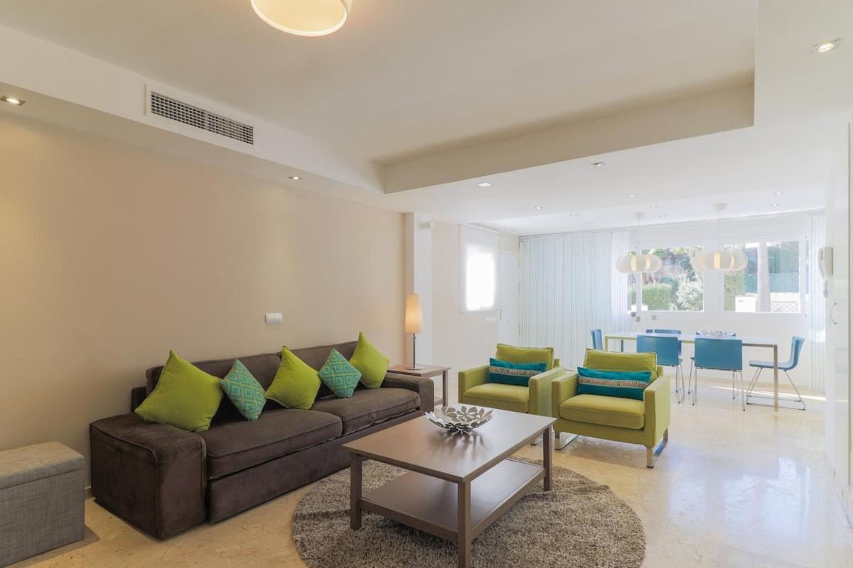 C43 - Family House With Terrace And Shared Pool Villa Benalmádena Exteriör bild