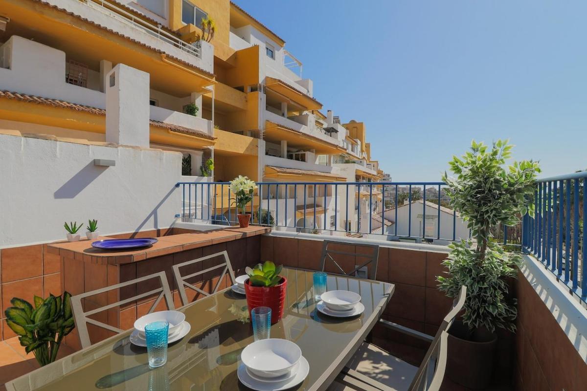 C43 - Family House With Terrace And Shared Pool Villa Benalmádena Exteriör bild