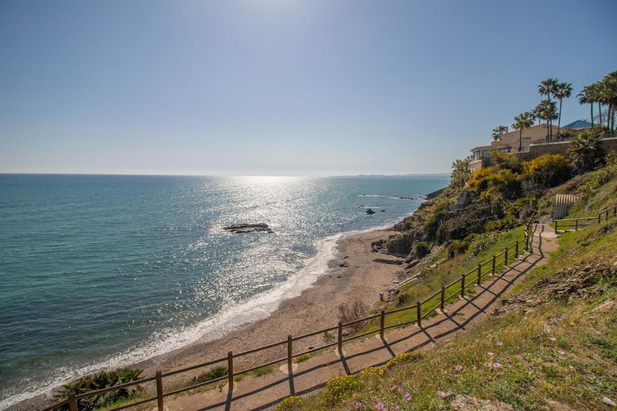 C43 - Family House With Terrace And Shared Pool Villa Benalmádena Exteriör bild
